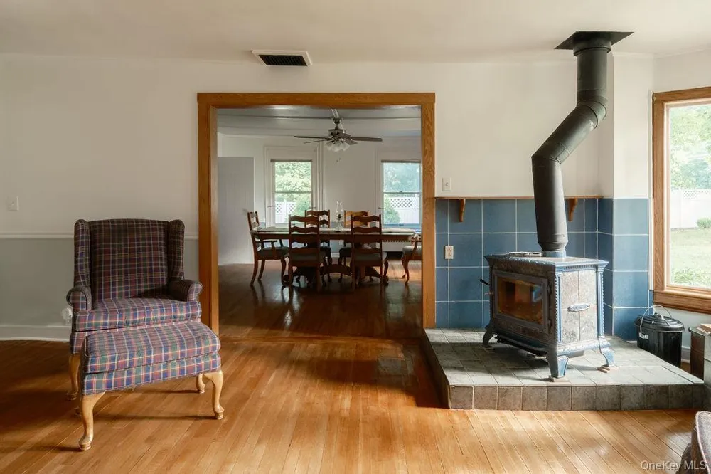 2327 Salt Point Turnpike Clinton Corners, NY 12514