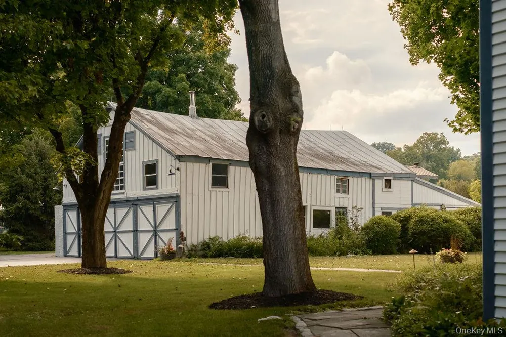 2327 Salt Point Turnpike Clinton Corners, NY 12514