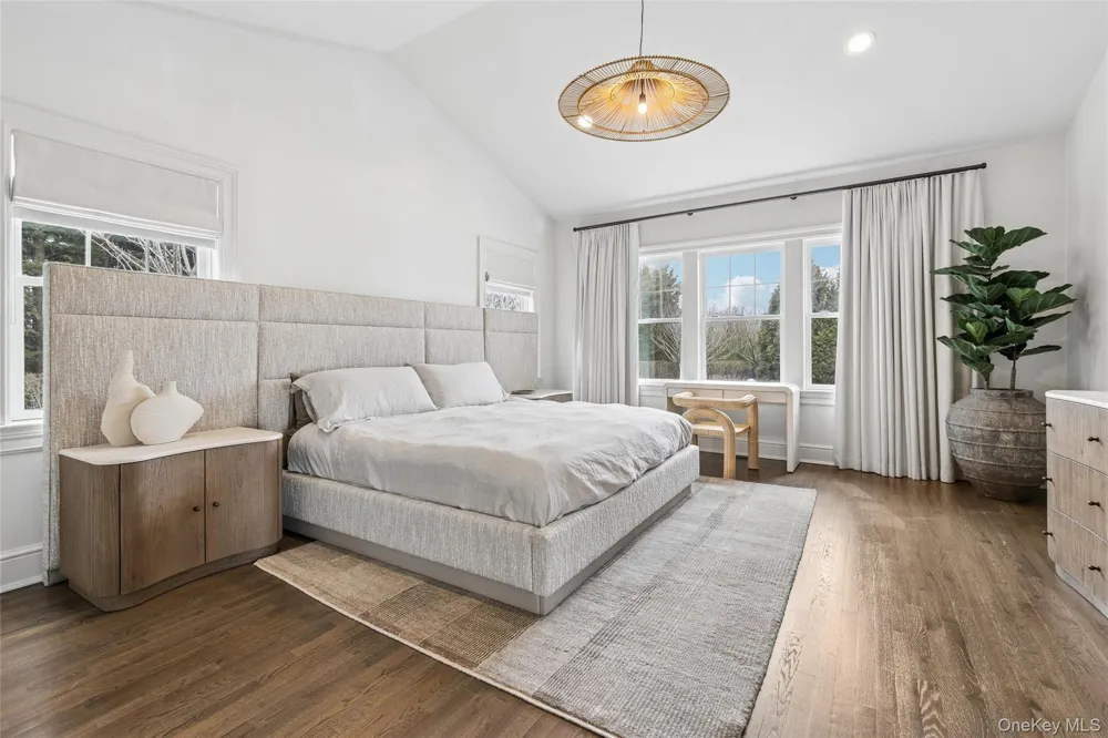 22 Summer Drive Southampton, NY 11968