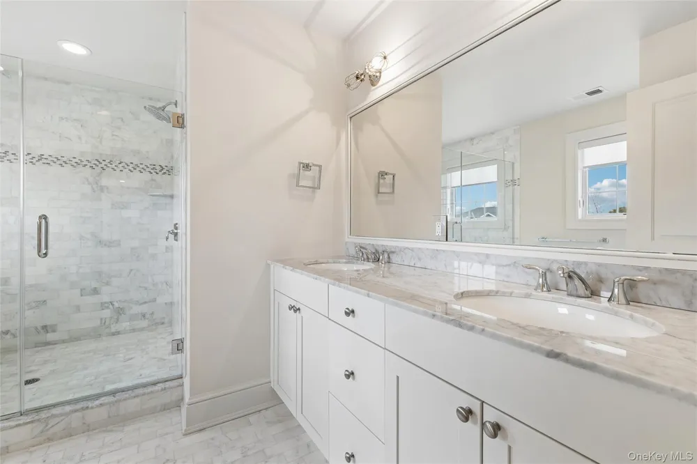 22 Summer Drive Southampton, NY 11968