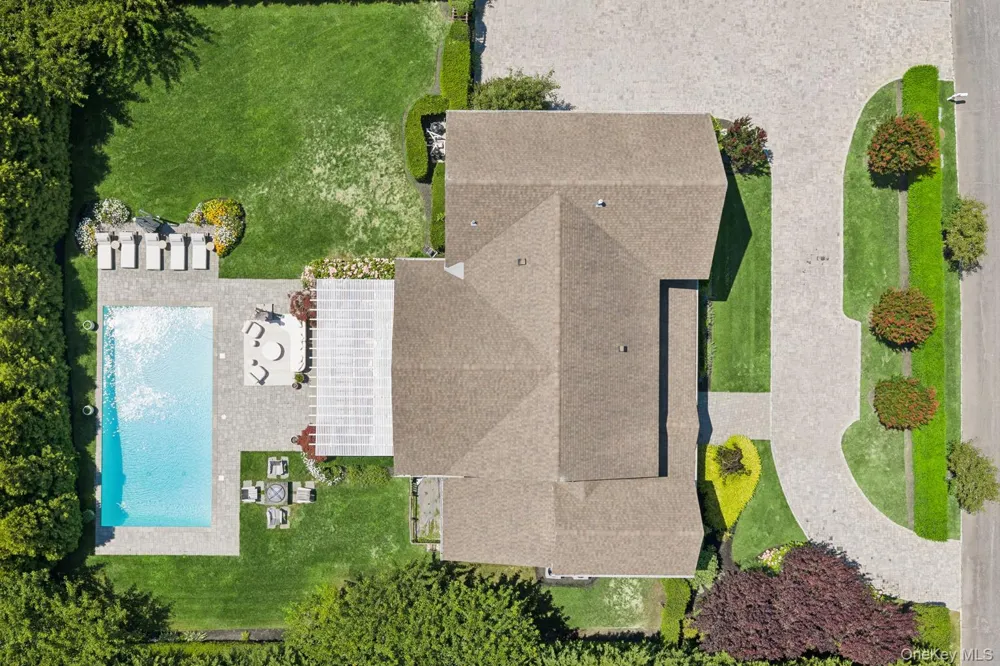 22 Summer Drive Southampton, NY 11968