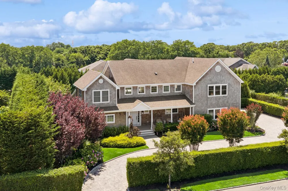 22 Summer Drive Southampton, NY 11968