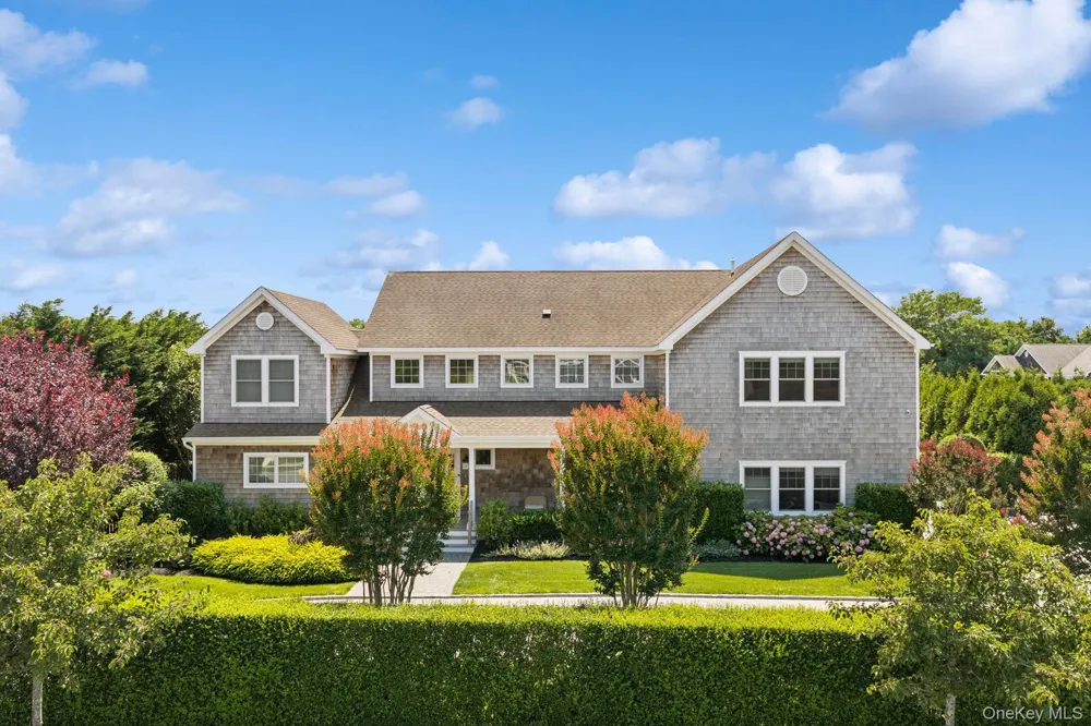 22 Summer Drive Southampton, NY 11968