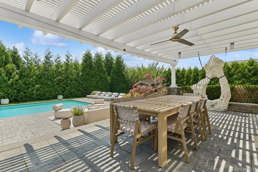 22 Summer Drive Southampton, NY 11968