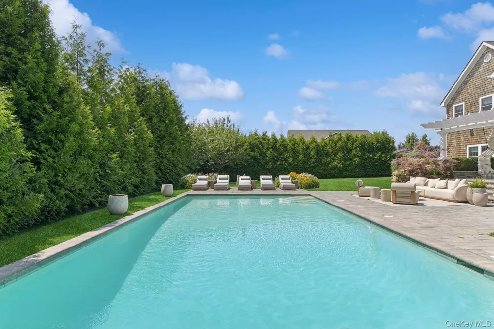22 Summer Drive Southampton, NY 11968