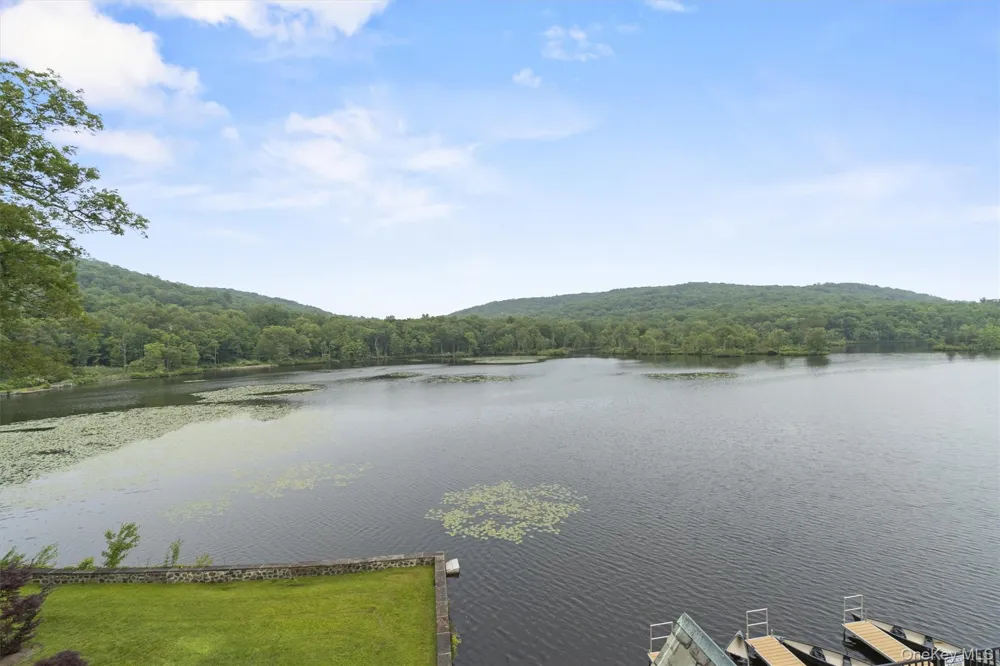 341 Furnace Dock Road #11 Cortlandt Manor, NY 10567