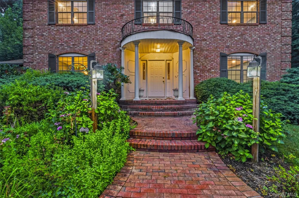94 Bagatelle Road Dix Hills, NY 11746