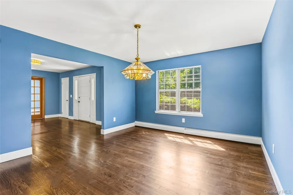 94 Bagatelle Road Dix Hills, NY 11746