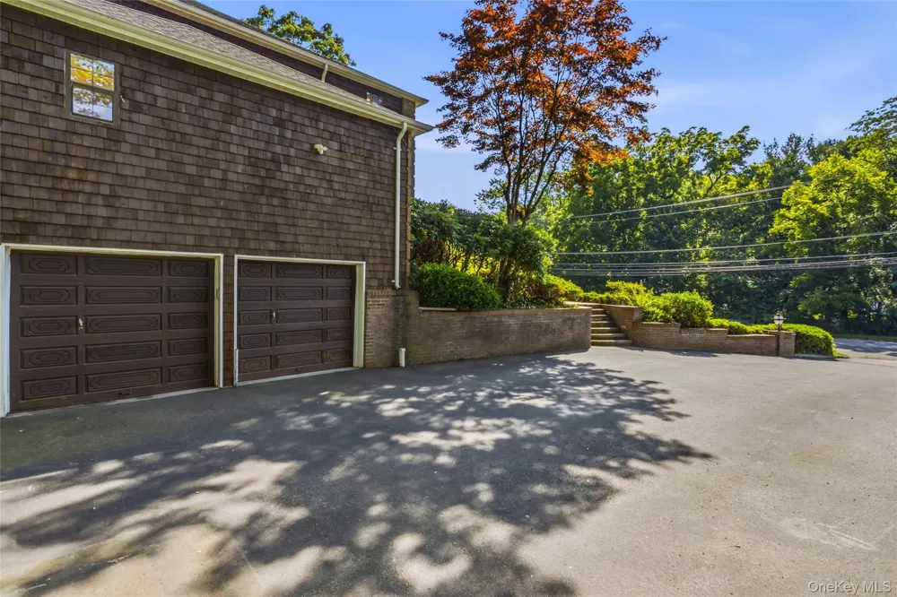 94 Bagatelle Road Dix Hills, NY 11746
