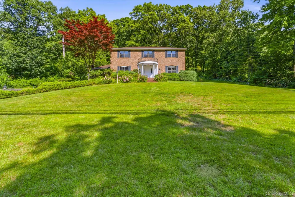 94 Bagatelle Road Dix Hills, NY 11746