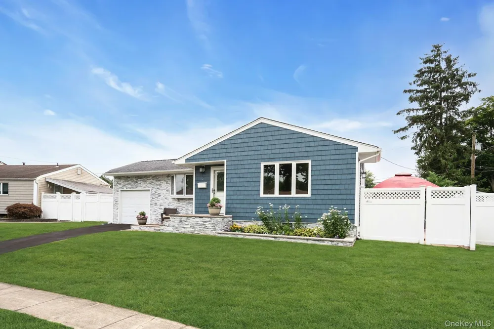 5 Stagg Lane Commack, NY 11725