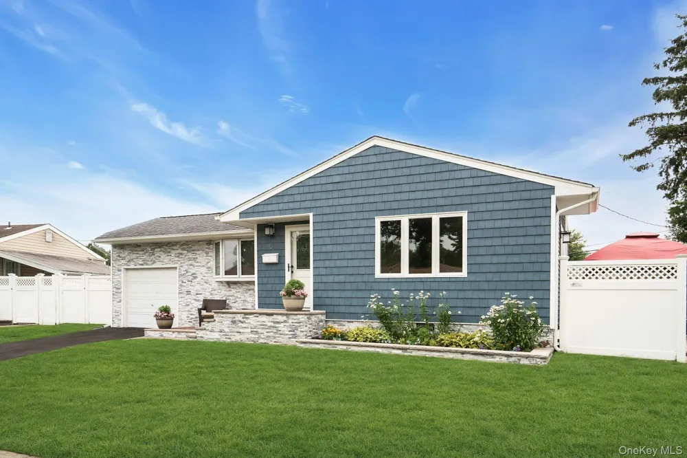 5 Stagg Lane Commack, NY 11725