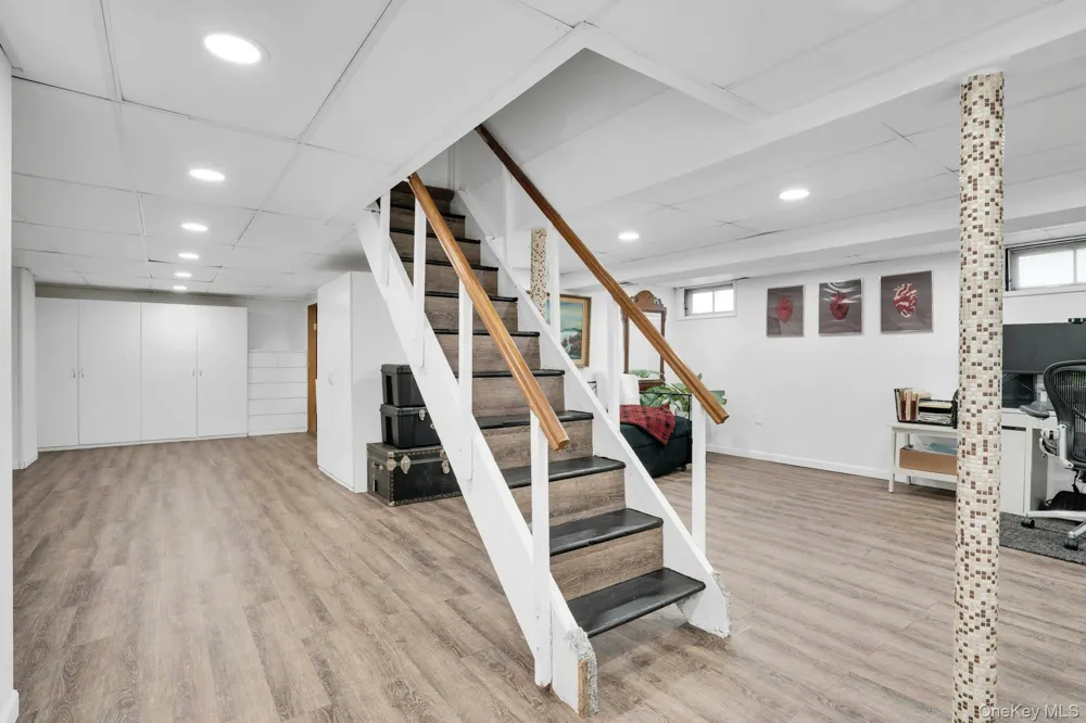 5 Stagg Lane Commack, NY 11725