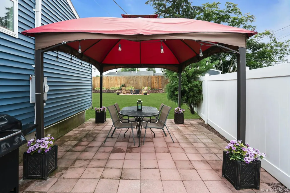 5 Stagg Lane Commack, NY 11725