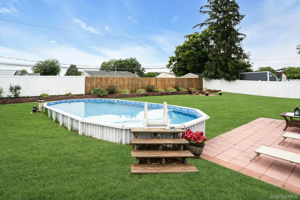 5 Stagg Lane Commack, NY 11725