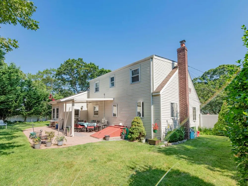 306 Clay Avenue West Islip, NY 11795