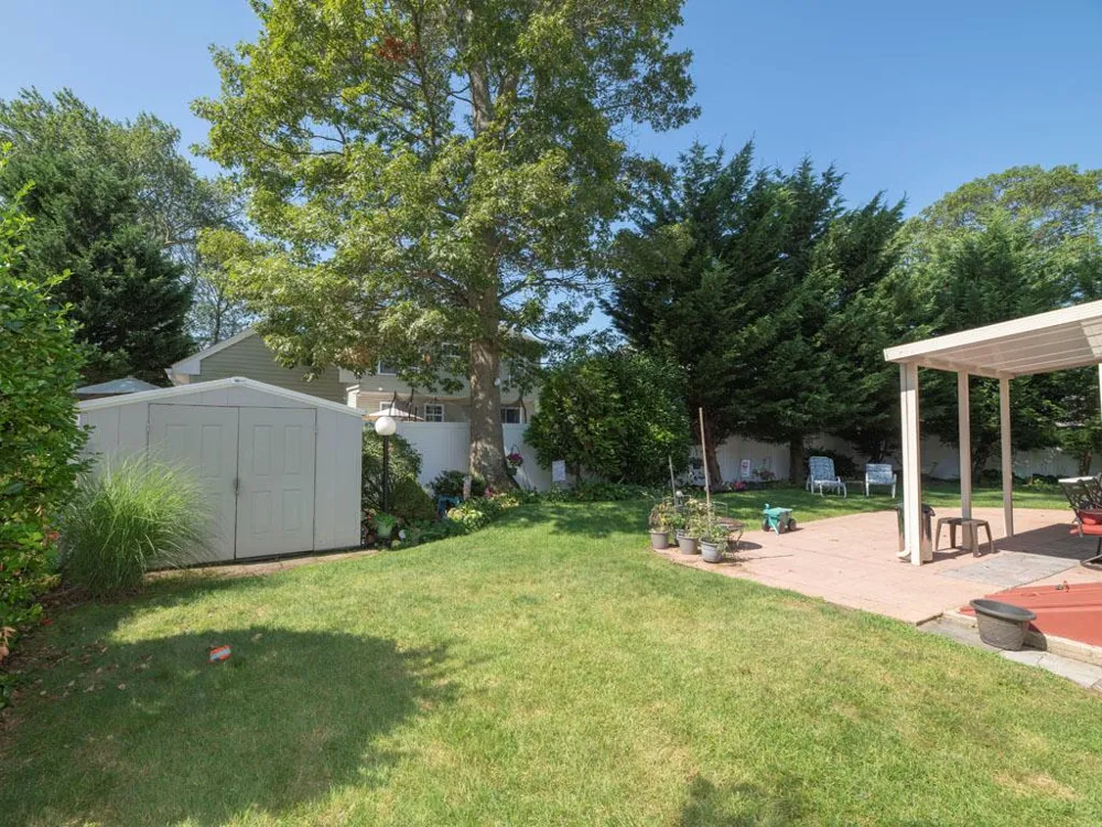 306 Clay Avenue West Islip, NY 11795