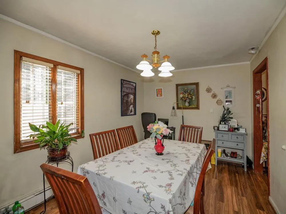 306 Clay Avenue West Islip, NY 11795