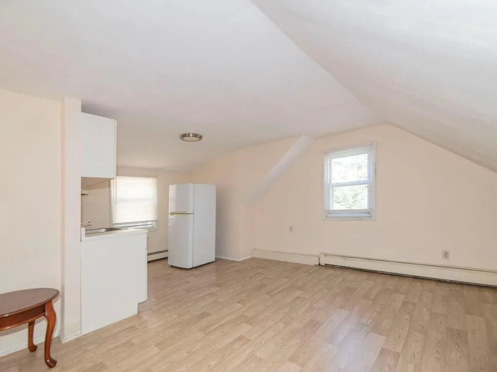306 Clay Avenue West Islip, NY 11795
