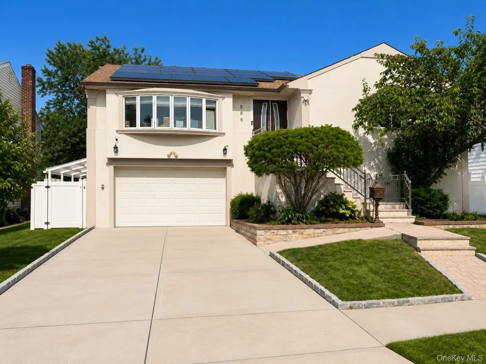 886 Woodmere Drive Valley Stream, NY 11581