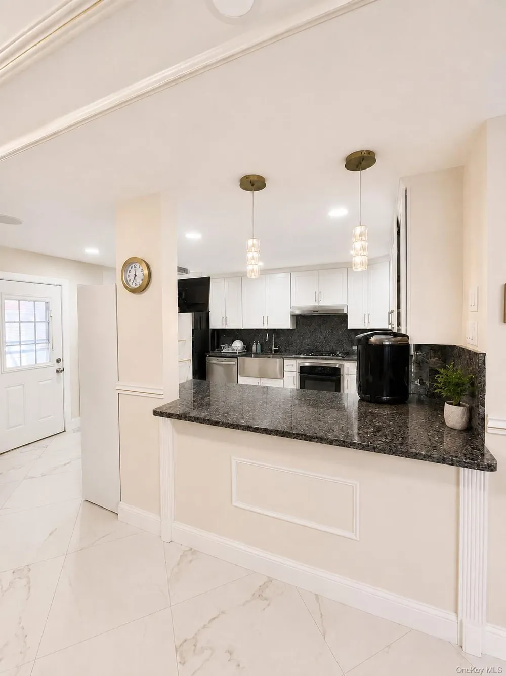 886 Woodmere Drive Valley Stream, NY 11581