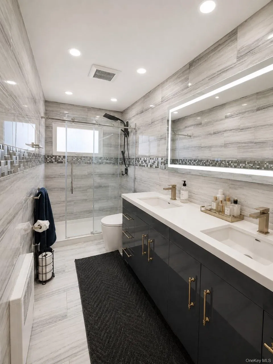 886 Woodmere Drive Valley Stream, NY 11581