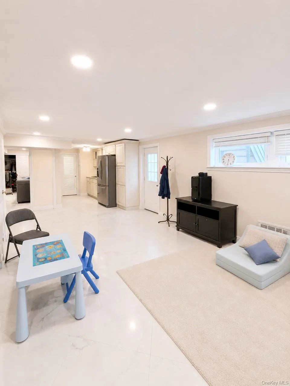 886 Woodmere Drive Valley Stream, NY 11581