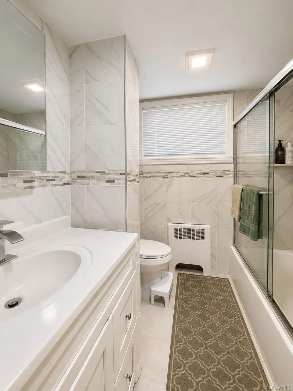 886 Woodmere Drive Valley Stream, NY 11581