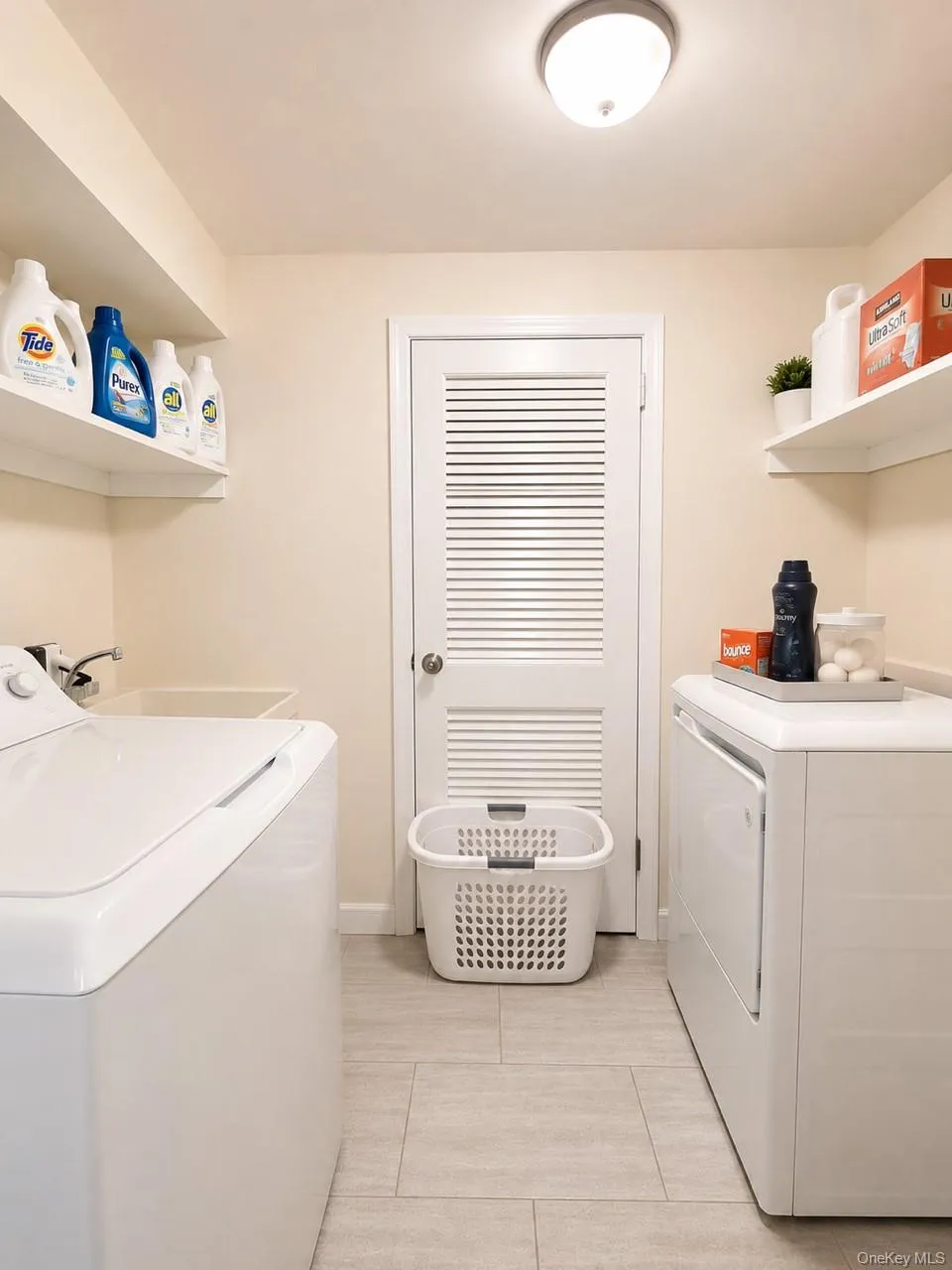 886 Woodmere Drive Valley Stream, NY 11581
