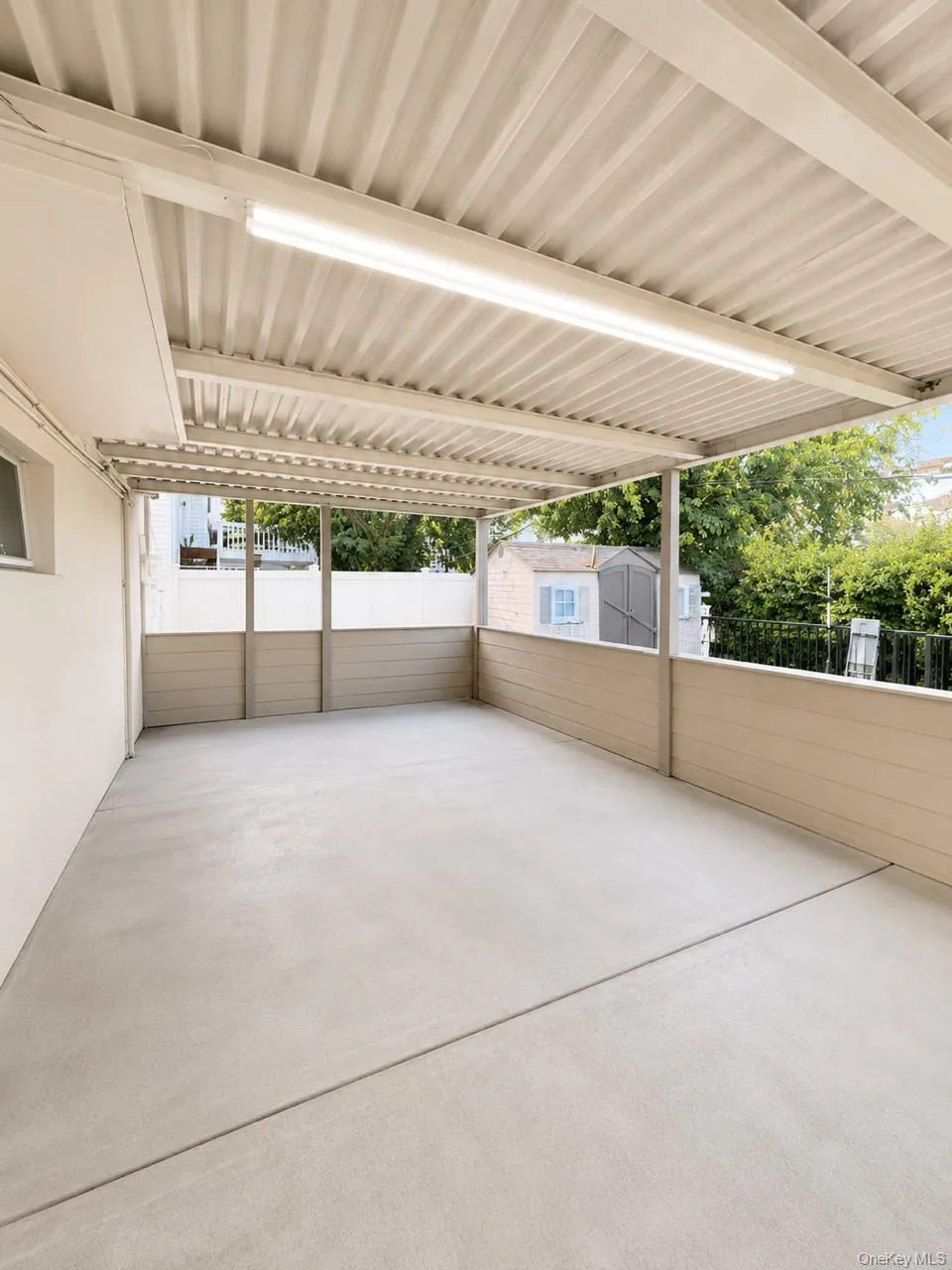 886 Woodmere Drive Valley Stream, NY 11581
