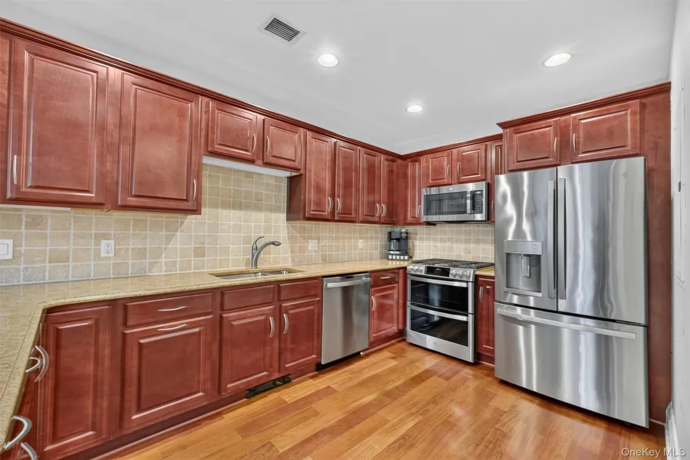 436 Trump Park Shrub Oak, NY 10588