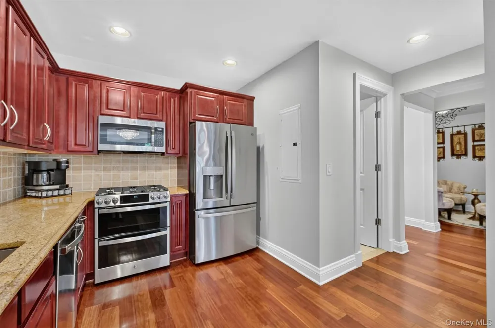 436 Trump Park Shrub Oak, NY 10588