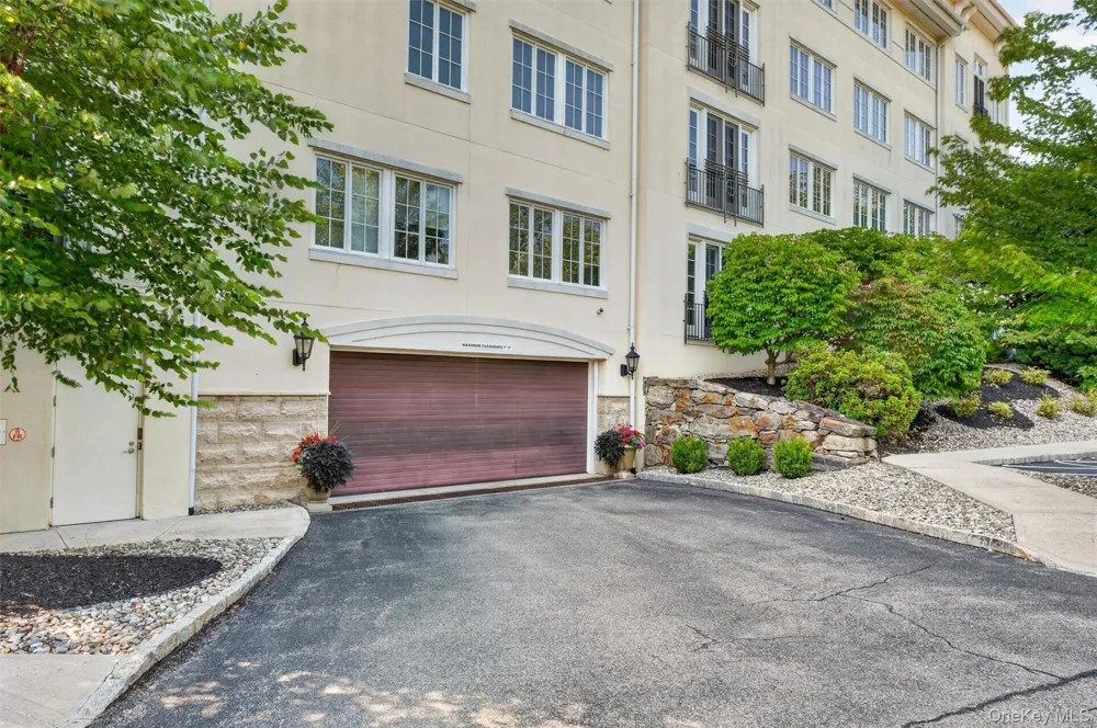 436 Trump Park Shrub Oak, NY 10588