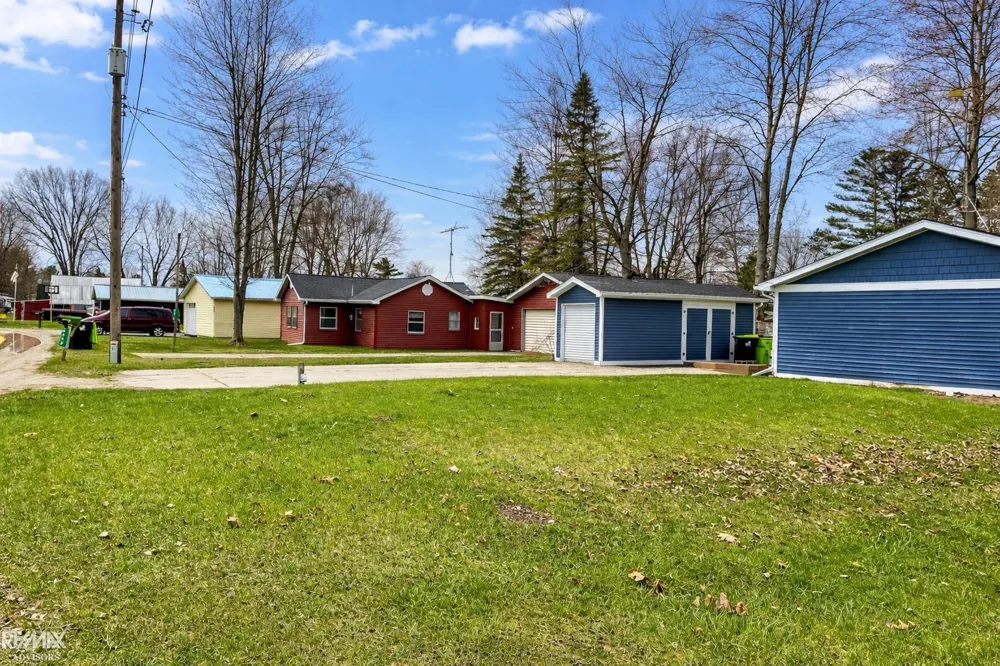 4800 Maxson Drive Beaverton City, MI 48628