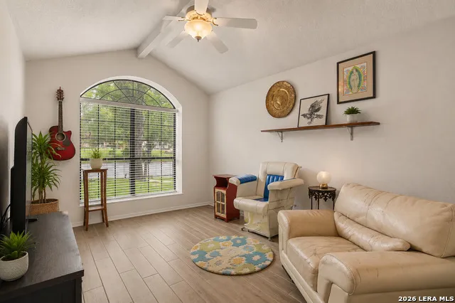 9103 Windgarden Cir Windcrest, TX 78239