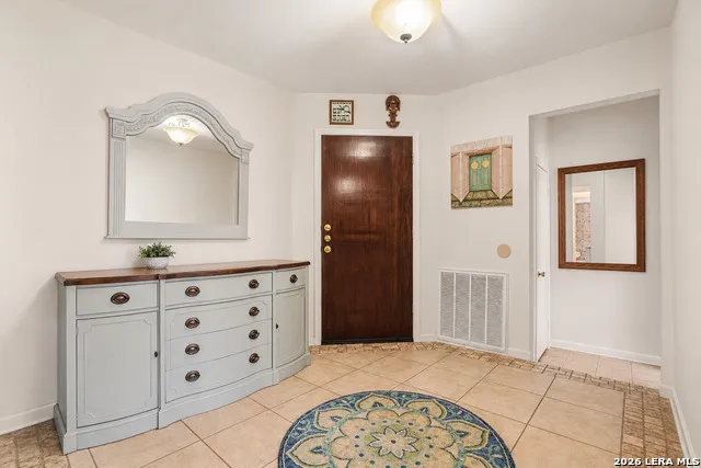9103 Windgarden Cir Windcrest, TX 78239