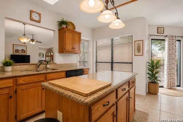 9103 Windgarden Cir Windcrest, TX 78239
