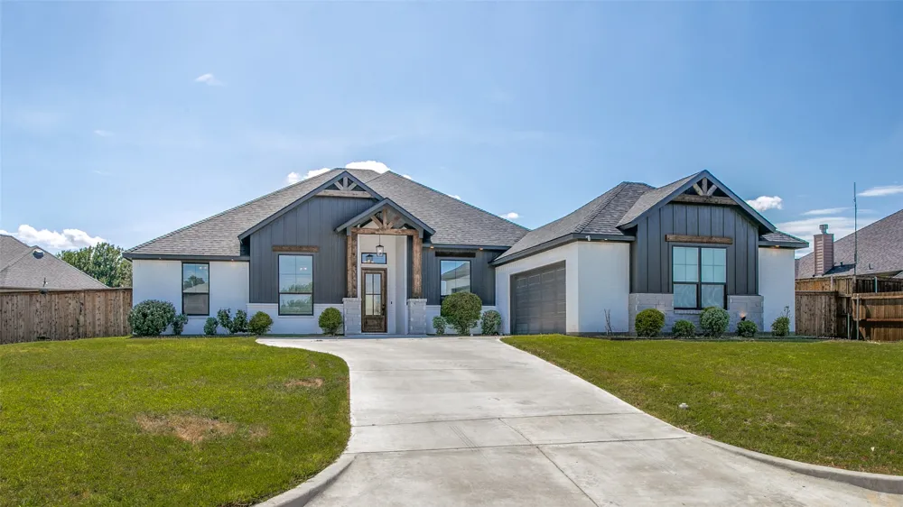 104 Bent Creek Court Cleburne, TX 76033