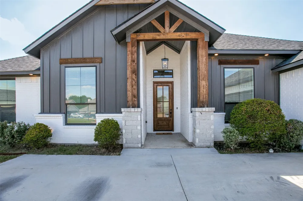 104 Bent Creek Court Cleburne, TX 76033