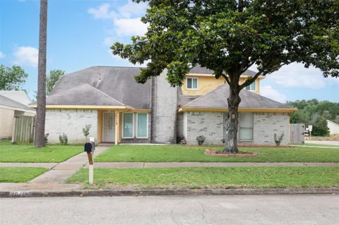 15119 Plaza Libre Drive