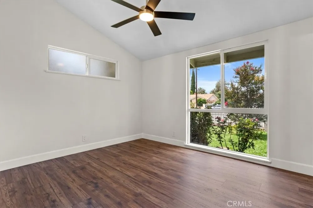 7942 De Soto Avenue Canoga Park, CA 91304