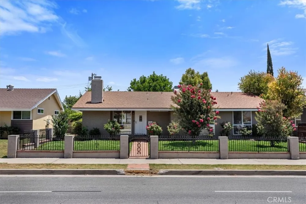 7942 De Soto Avenue Canoga Park, CA 91304
