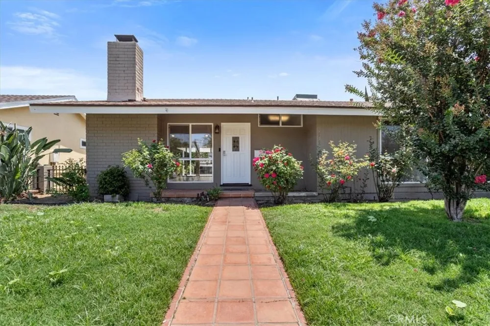 7942 De Soto Avenue Canoga Park, CA 91304