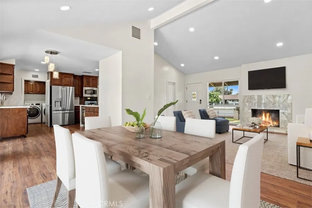 7942 De Soto Avenue Canoga Park, CA 91304
