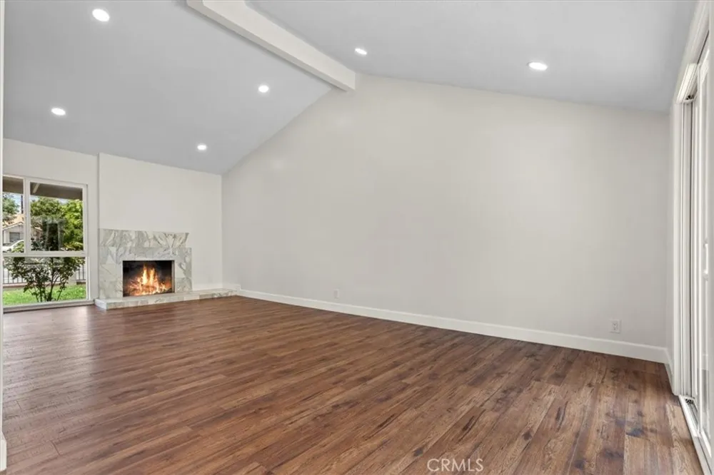 7942 De Soto Avenue Canoga Park, CA 91304