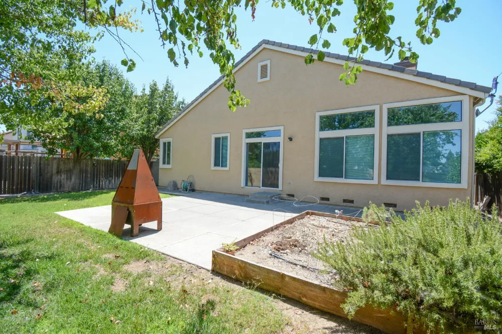 613 Edenderry Drive Vacaville, CA 95688