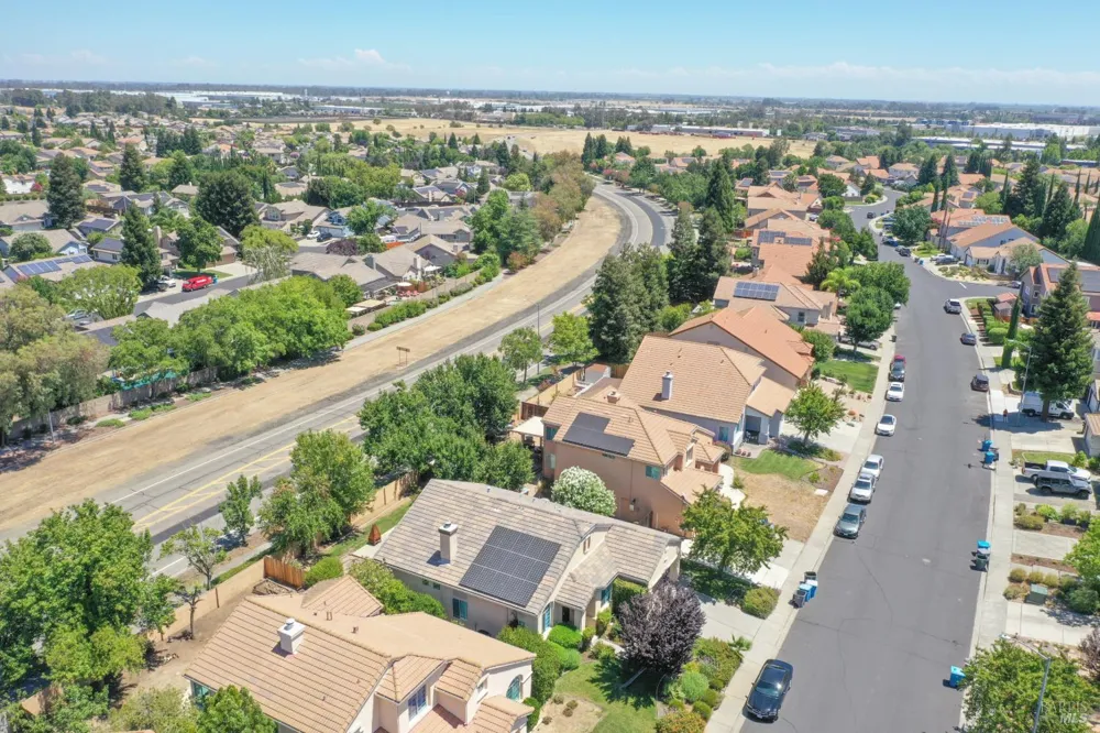 613 Edenderry Drive Vacaville, CA 95688
