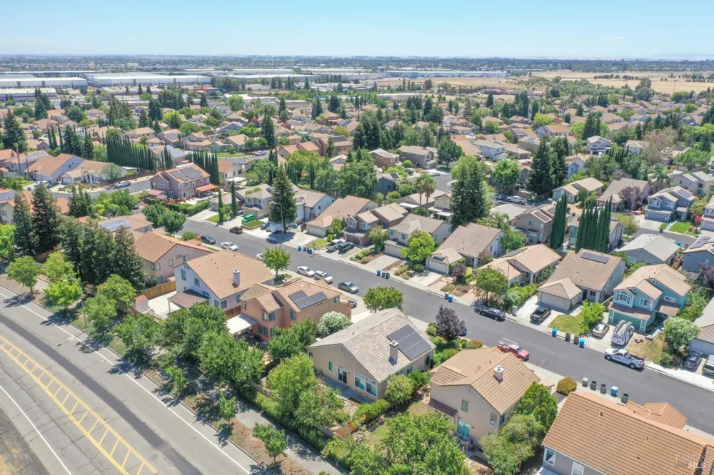 613 Edenderry Drive Vacaville, CA 95688