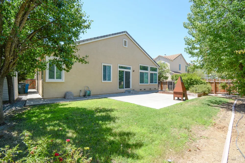 613 Edenderry Drive Vacaville, CA 95688