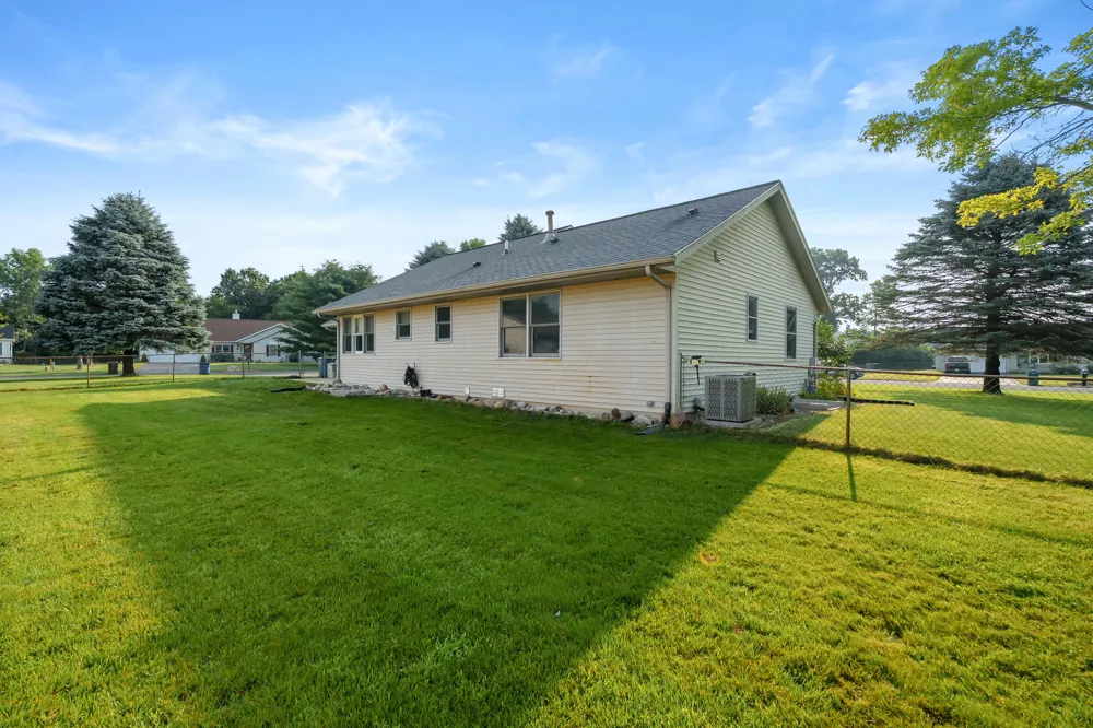 150 Gull Pointe Drive Bedford Charter Township, MI 49017